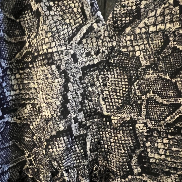 A-line Snake print blouse - Picture 3 of 5